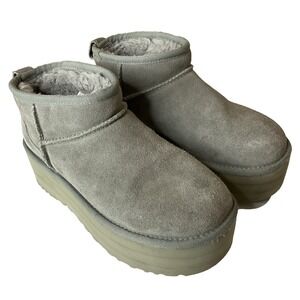 UGG Women's 2" Platform Booties Short Boots Green Suede Shearling Lined Cozy 6